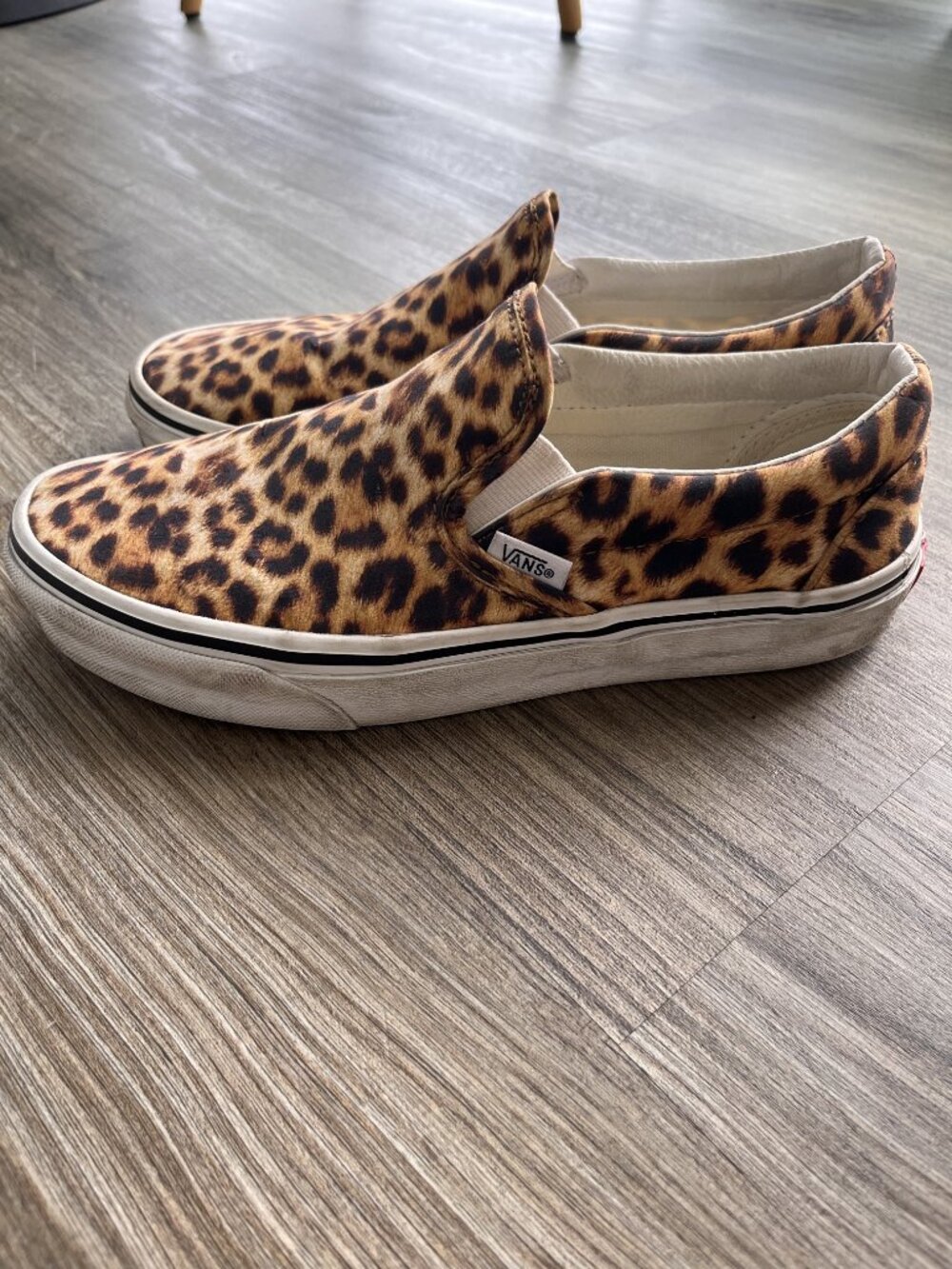Vans Classic Slip-On Leopard Black True White Sneakers Men’s 6.5 Women’s 8 - Picture 3 of 9